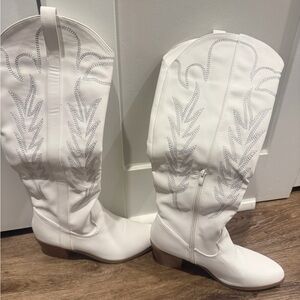 Amazon White Women's Western-Inspired Cowboy Moto Boots